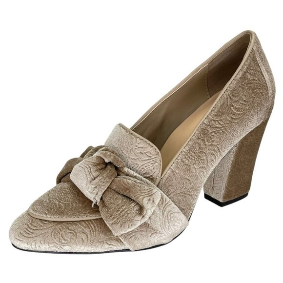 Bella Vita Shoes - Bella Vita Gala II Champagne Velvet Pumps Size 6N